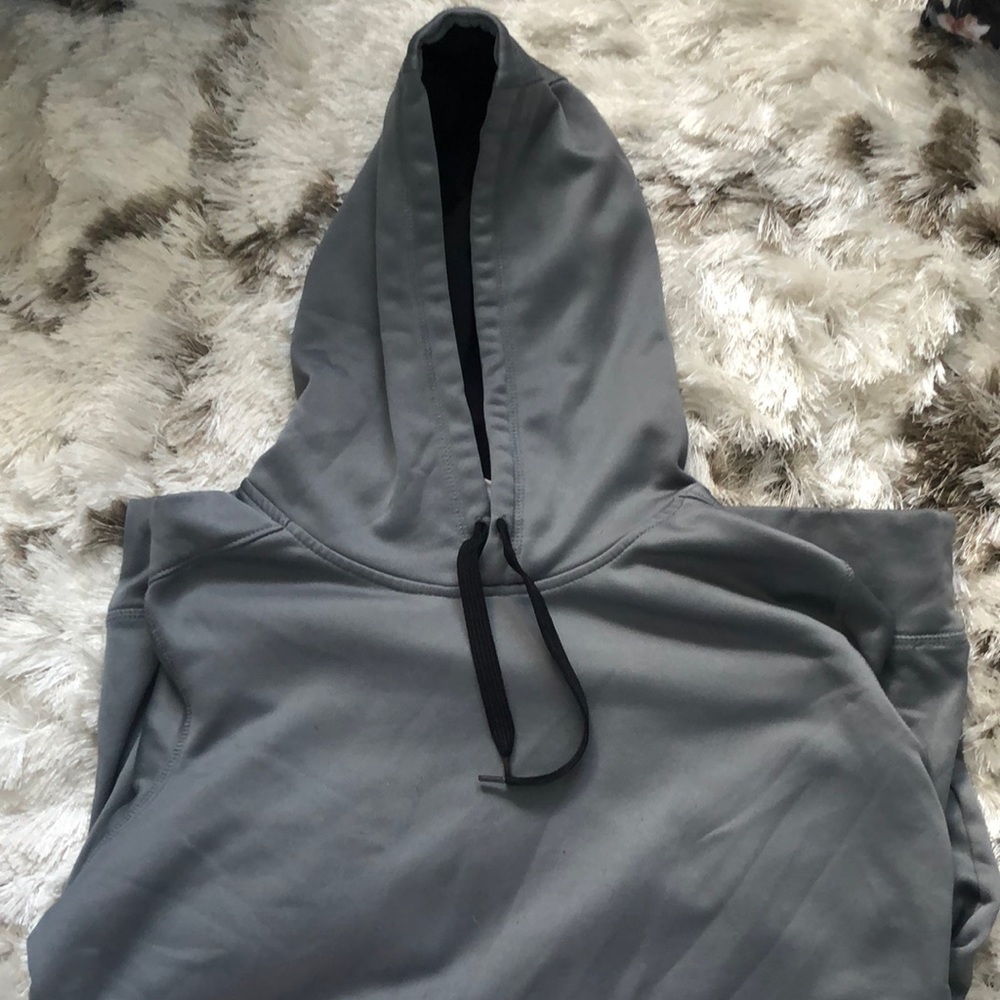 Grey sweatshirt